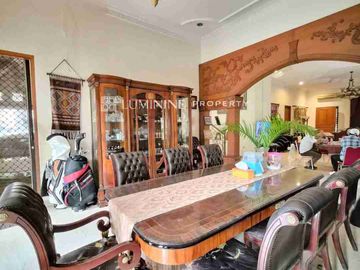 RUMAH HOOK BANGUNAN MODERN DI GUDANG PELURU - TEBET JAKSEL