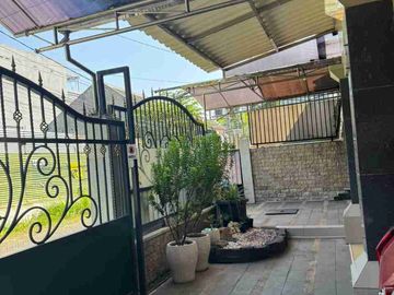 Dijual Rumah di Semampir sby
