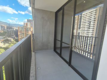 Apartamento en Arriendo en Ciudad del Rio, Poblado Medellín Antioquia