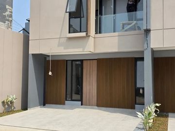 Rumah 2 Lantai Dekat  Bintaro 3 Kamar Tidur 2 Kamar Mandi Mulai 1M-an
