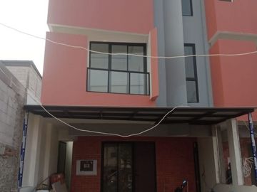 RUMAH MURAH MEWAH 3 LANTAI SIAP HUNI BISA CASH ATAU KPR TANPA DP BINTARA JAYA BEKASI  BARAT