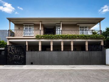 Dijual Murah Cepat Lelang Rumah Minimalis Modern di Darmo Indah