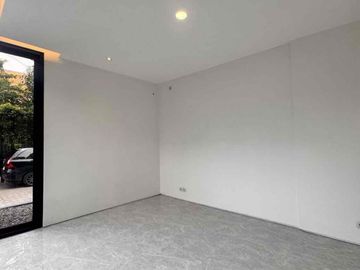 Dijual rumah di bawah Apraisal bank pandugo row jalan 3 mobil