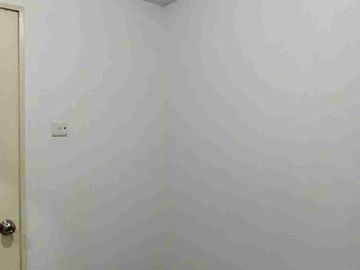 dijual murah apart 2br semi furnished baru servis dan cat ulang seluruh regency jasmine shm