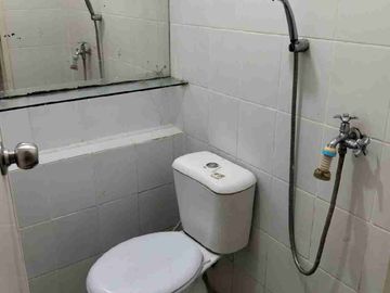dijual murah apart 2br semi furnished baru servis dan cat ulang seluruh regency jasmine shm