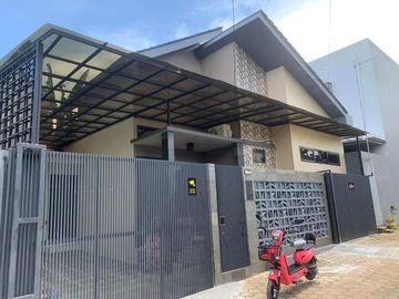RUMAH MURAH SISA 3 UNIT BANYAK BONUS PROMO KEMERDEKAAN AZR PADURENAN MUSTIKA JAYA BEKASI