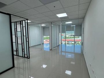 Oficina en Renta en Zona Sur (Torre Quadra Tower) Monterrey, Nuevo León