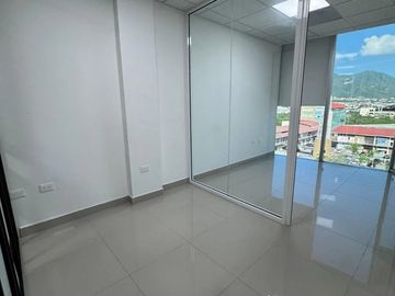 Oficina en Renta en Zona Sur (Torre Quadra Tower) Monterrey, Nuevo León