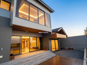 Villa Mewah Pinggir Pantai Neo Coastarina Florence Batam Centre
