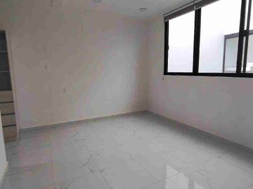Casa nueva amplia en renta lomas de Juriquilla roof garden, jardín, jacuzzi exterior 3 recámaras
