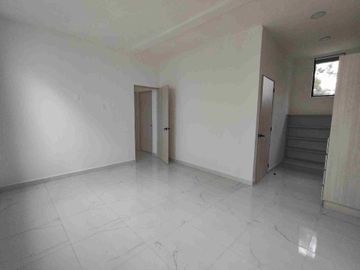 Casa nueva amplia en renta lomas de Juriquilla roof garden, jardín, jacuzzi exterior 3 recámaras