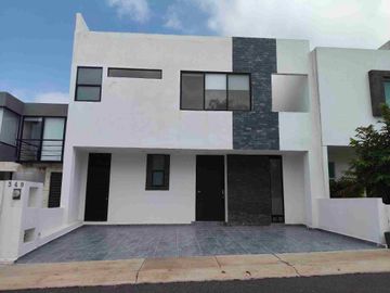 Casa nueva amplia en renta lomas de Juriquilla roof garden, jardín, jacuzzi exterior 3 recámaras