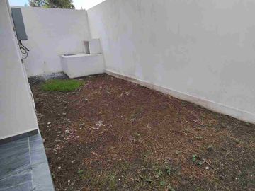 Casa nueva amplia en renta lomas de Juriquilla roof garden, jardín, jacuzzi exterior 3 recámaras