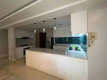 FOR SALE: Spacious 3-Bedroom Luxury Condo at Renaissance Condominium Ortigas