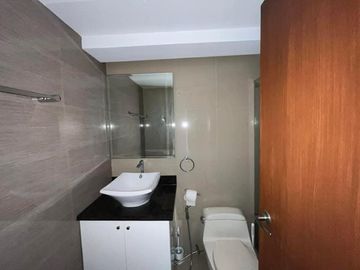 FOR SALE: Spacious 3-Bedroom Luxury Condo at Renaissance Condominium Ortigas