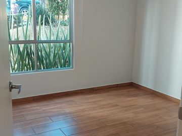 EXCELENTE DEPARTAMENTO EN PLANTA BAJA, 3 RECAMARAS, SEGURIDAD