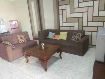 Rumah 2 lantai 4 kamar tidur di raffles hills dekat Tol cibubur dan LRT harjamukti cimanggis