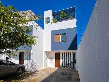 Casa en Renta dentro de Coto en Parques de Zapopan