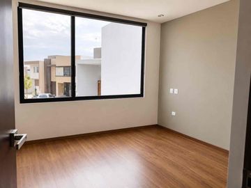 SE RENTA CASA EN PRIVADA SAN ÁNGEL I