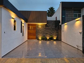 CASA EN VENTA 1 PISO NUEVA $4,500,000 FUENTES DE MORATILLA, HERMANOS SERDAN, ESTEBAN DE ANTUÑANO, AUTOPISTA, PLANTA VW.