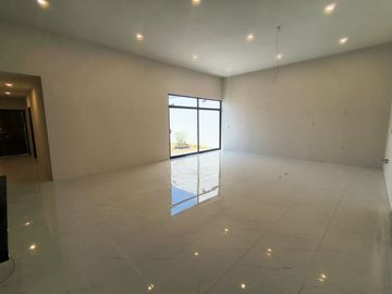 CASA EN VENTA 1 PISO NUEVA $4,500,000 FUENTES DE MORATILLA, HERMANOS SERDAN, ESTEBAN DE ANTUÑANO, AUTOPISTA, PLANTA VW.