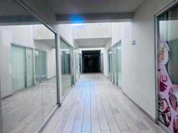 rento local Plaza Universidad
