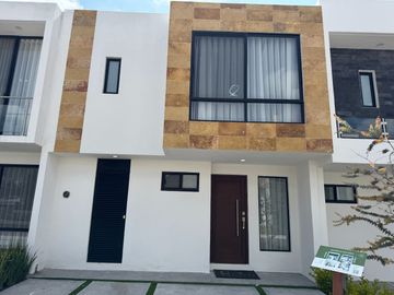 ESTRENA CASA MOD. ENCINO EN  JURIQUILLA MO