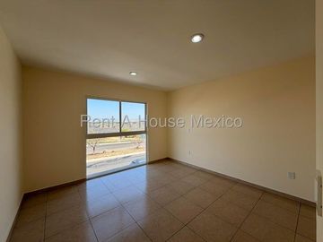El mirador rento en calle abierta casa de 3 niveles con roof 3 recmarasa 4 baños 2 autos