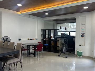 Residencia sobre Paseo Jurica en 1 solo nivel  — 1,000 m² de terreno