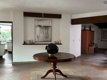 Residencia sobre Paseo Jurica en 1 solo nivel  — 1,000 m² de terreno