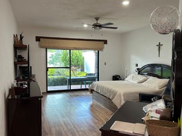 Residencia sobre Paseo Jurica en 1 solo nivel  — 1,000 m² de terreno