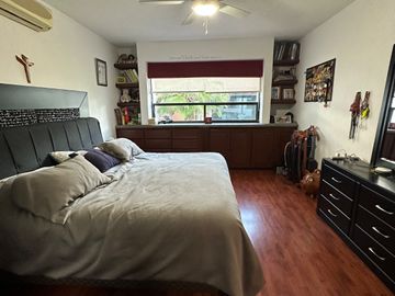 Residencia sobre Paseo Jurica en 1 solo nivel  — 1,000 m² de terreno