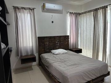 Casa en renta amueblada con piscina en Gran Santa Fe II