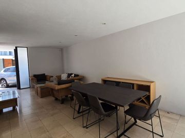 CASA AMUEBLADA CERCA PLAZA  LA PERLA EN COTO