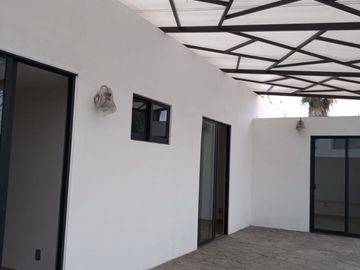 RENTO CASA EN FRACC. C/ VIG. FRACC. LOS FAROLES, CUERNA
