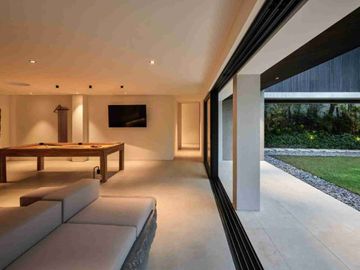 DIJUAL VILLA MEWAH PERERENAN, BADUNG, BALI
