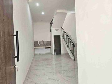 DIJUAL Rumah baru 2 lt 4 x 15 m2 di Bojong Indah Cengkareng JakBar  
 lt 60 m2 lb 100 m2 ada 3 kt 3 km Shm hadap Timur, carport 1 mobil! Survey yuk