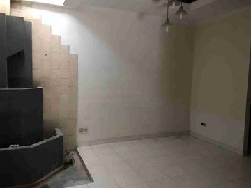 Dijual Cepat rmh di Dukuh Zamrud Kota Legenda Bekasi Timur

* LT 156 LB 102
* 1 kmr tdr utama + 1 kmr mandi dlm (shower + closet duduk)
* 2 kmr tdr anak
* 1 kamar pembantu
* gudang
* 1 kmr mandi (bak + closet jongkok)
* Lstrk 2 token (@ 2200 watt) total 4400 watt
* Lemari pakaian built in di kmr tidur utama
* Pompa air & toren air
* Carpot untuk 2 mobil
* Sdh ada instalasi water heater di kamar mandi utama 
* Sertifikat SHM


Point of view
- Bebas Banjir
- Jalan lebar (2 mobil)
- Dekat dengan semua fasilitas Masjid , pasar, sekolah sd smp sma, Mc Donald, Apotik, Rumah sakit, pusat makanan dan minuman.
- Lingkungan nyaman
- Silahkan survey terlebih dahulu