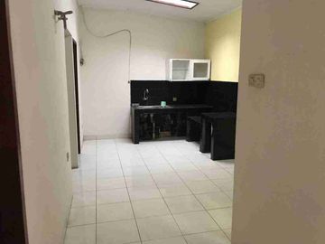 Dijual Cepat rmh di Dukuh Zamrud Kota Legenda Bekasi Timur

* LT 156 LB 102
* 1 kmr tdr utama + 1 kmr mandi dlm (shower + closet duduk)
* 2 kmr tdr anak
* 1 kamar pembantu
* gudang
* 1 kmr mandi (bak + closet jongkok)
* Lstrk 2 token (@ 2200 watt) total 4400 watt
* Lemari pakaian built in di kmr tidur utama
* Pompa air & toren air
* Carpot untuk 2 mobil
* Sdh ada instalasi water heater di kamar mandi utama 
* Sertifikat SHM


Point of view
- Bebas Banjir
- Jalan lebar (2 mobil)
- Dekat dengan semua fasilitas Masjid , pasar, sekolah sd smp sma, Mc Donald, Apotik, Rumah sakit, pusat makanan dan minuman.
- Lingkungan nyaman
- Silahkan survey terlebih dahulu