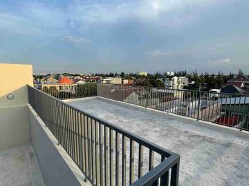 DIJUAL:
Rumah Brand New
Pulomas, Jakarta Timur

Luas Tanah: 145 m2
Luas Bangunan: 375m2
Kamar Tidur: 4+1
Kamar Mandi: 4+1
Garasi: 2
Carport: 2
Full Furnished
Rooftop Garden
TIDAK ADA KOLAM RENANG

SHM, IMB, PBB aman

Harga Rp 5,95 M Nego

ARI-065