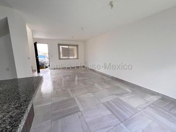 Oportunidad en Zizana-Zakia Casa en Venta | Frente a Amenidades | 3 Recámaras | Jardín | excelente estado | YR