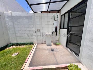 Oportunidad en Zizana-Zakia Casa en Venta | Frente a Amenidades | 3 Recámaras | Jardín | excelente estado | YR
