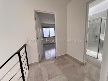 Oportunidad en Zizana-Zakia Casa en Venta | Frente a Amenidades | 3 Recámaras | Jardín | excelente estado | YR