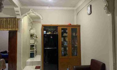FOR SALE Rumah Plus 3 Toko
Jalan Raya Kalibata Jakarta Selatan