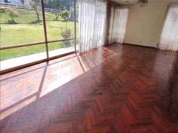 Vendo hermosa casa en partes baja de CAYMA