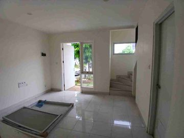 Disewakan : Rumah Baru di Cluster Martinez, Gading Serpong, Tangerang