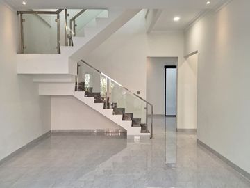 Rumah baru modern siap huni graha raya bintaro