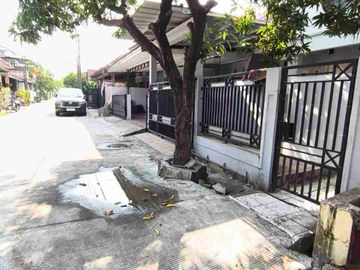 Disewakan rumah di galaxy 43 jt LT 126 LB 100 bebas banjir