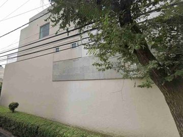 Vendo casa de 162m², en Col. Florida, cerca de avenidas principales. 