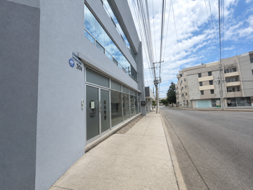 RENTA DE OFICINAS EN JARDINES DEL MORAL PLANTA BAJA